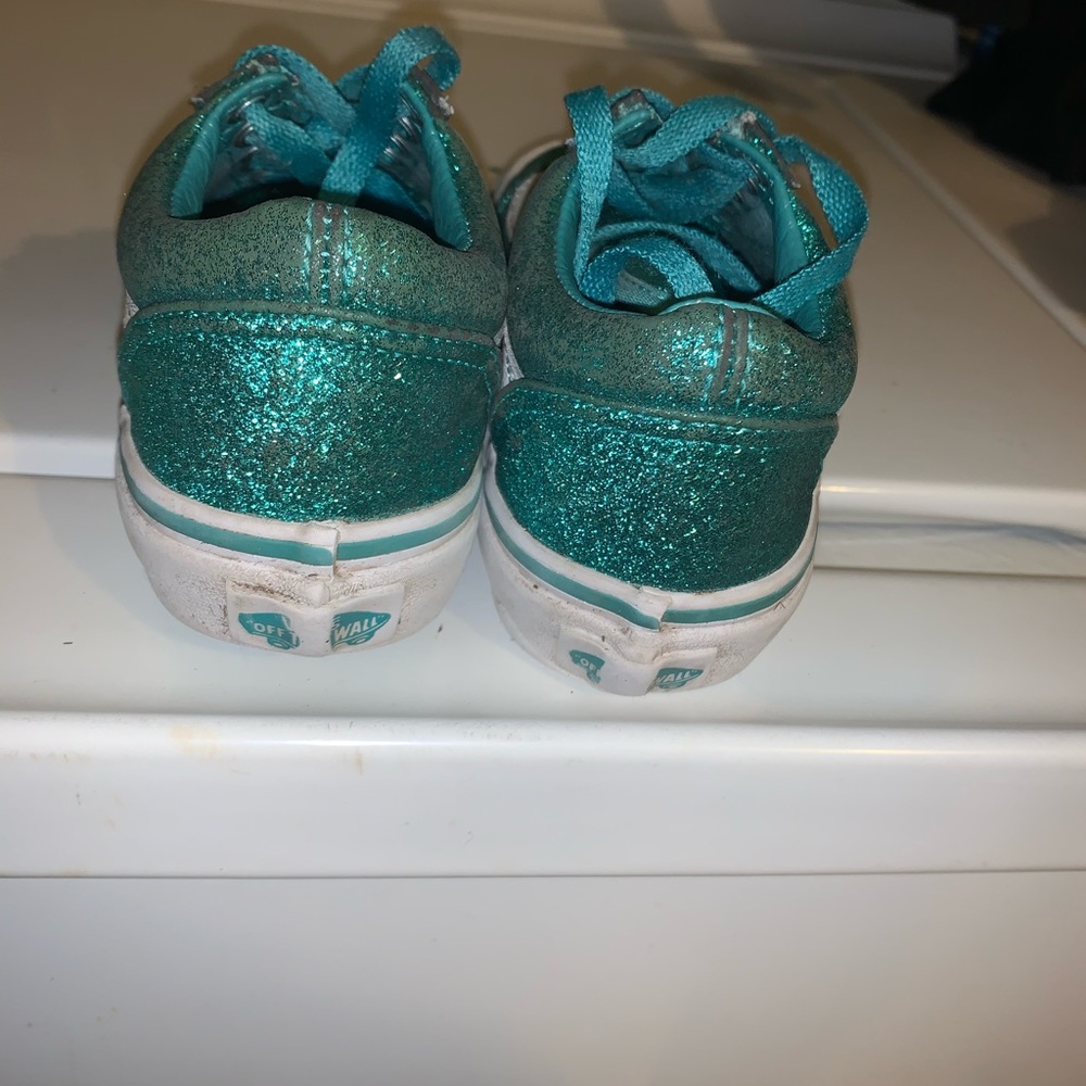 Vans - Picture 4 of 5